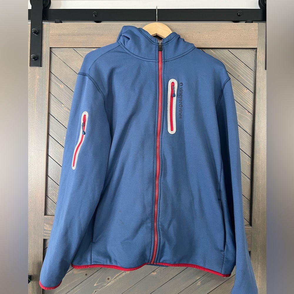 Vineyard Vines sweatshirt